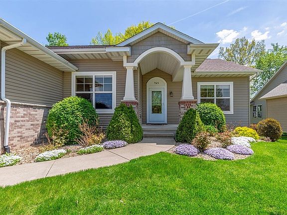 4th image of 945 Creekbend Dr