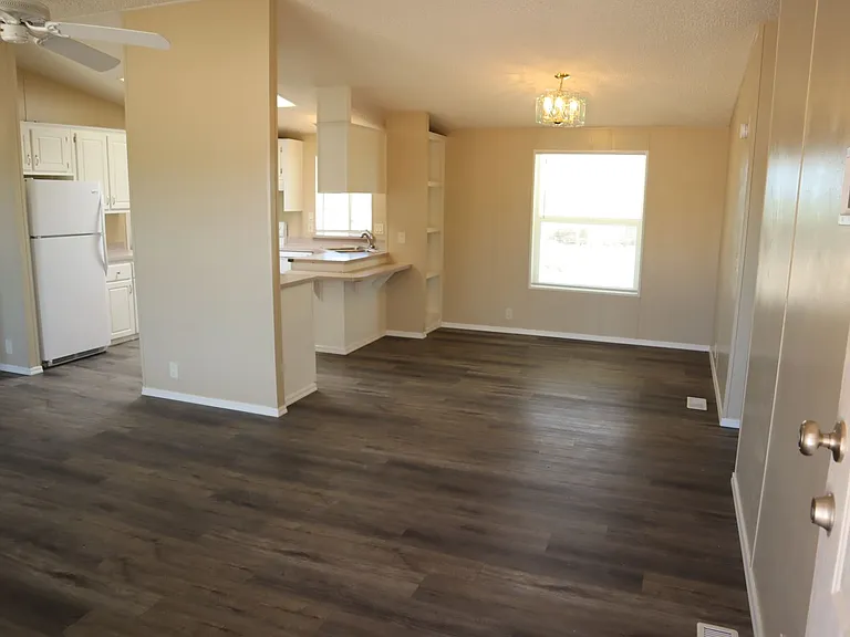 545 N Sabin St — Photo 12