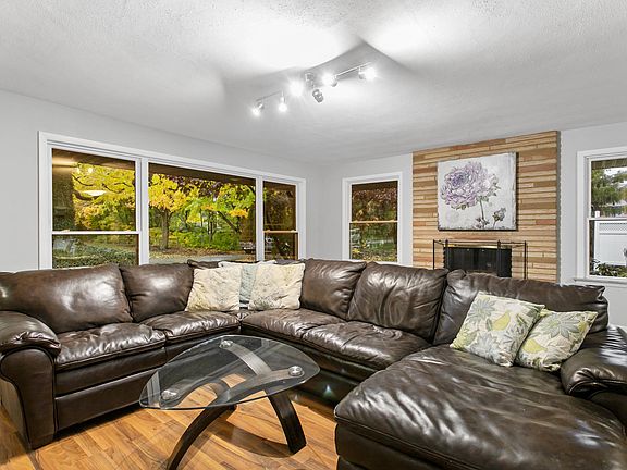 5th image of 645 Goldenrod Ave