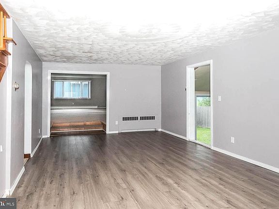 3rd image of 1307 E Pine St
