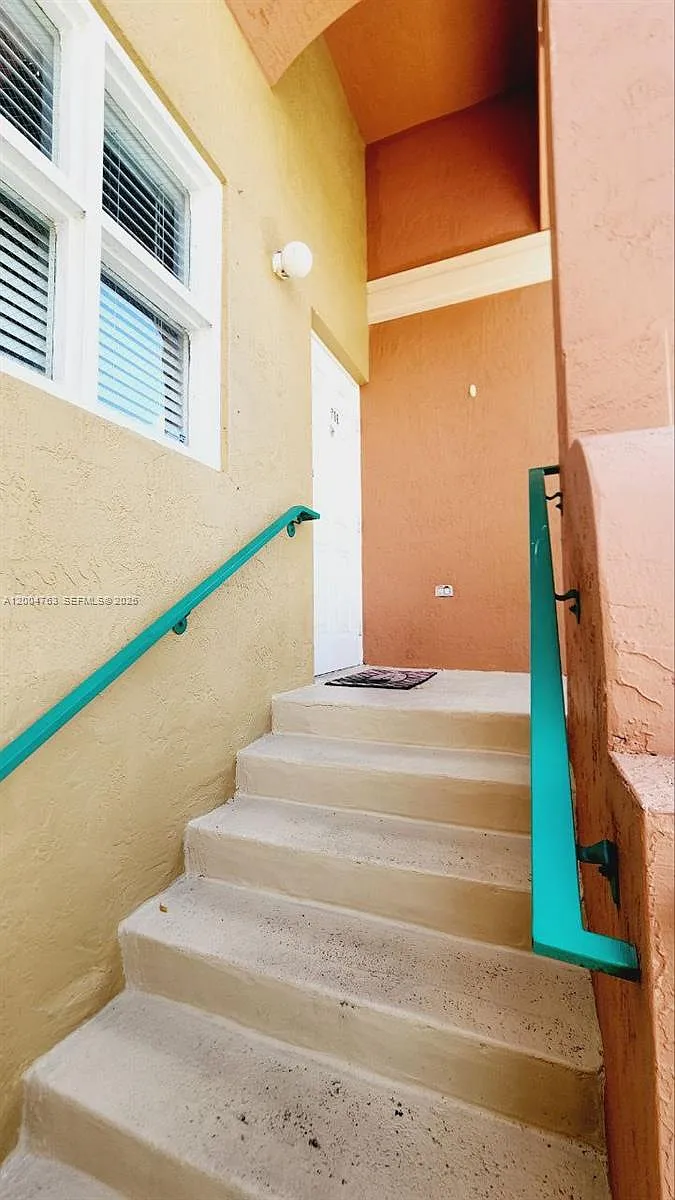 Building Photo - 6960 NW 174th Ter #706