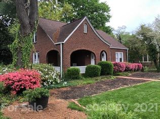 29 7th Ave NE, Hickory, NC 28601