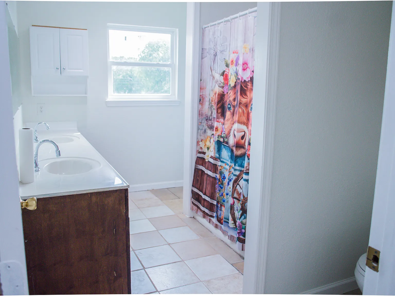 4 bed, 2220 sqft, $2,200 — Photo 4