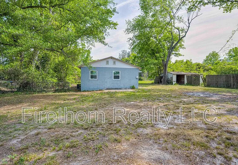 2719B Meadowbrook Dr — Photo 2