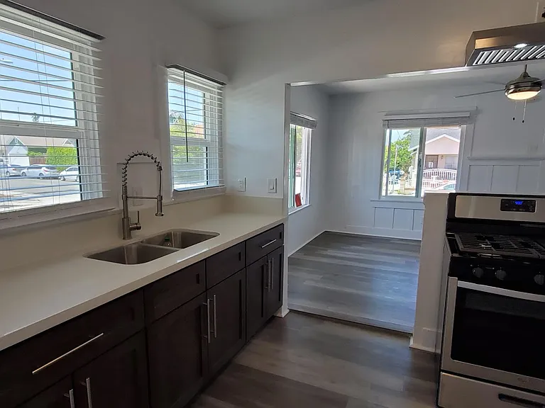 281 W Ofarrell St — Photo 16