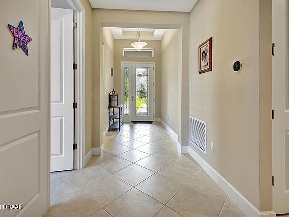 2nd image of 942 Victoria Hills Dr S