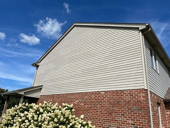 3rd image of 1006 Granite Dr