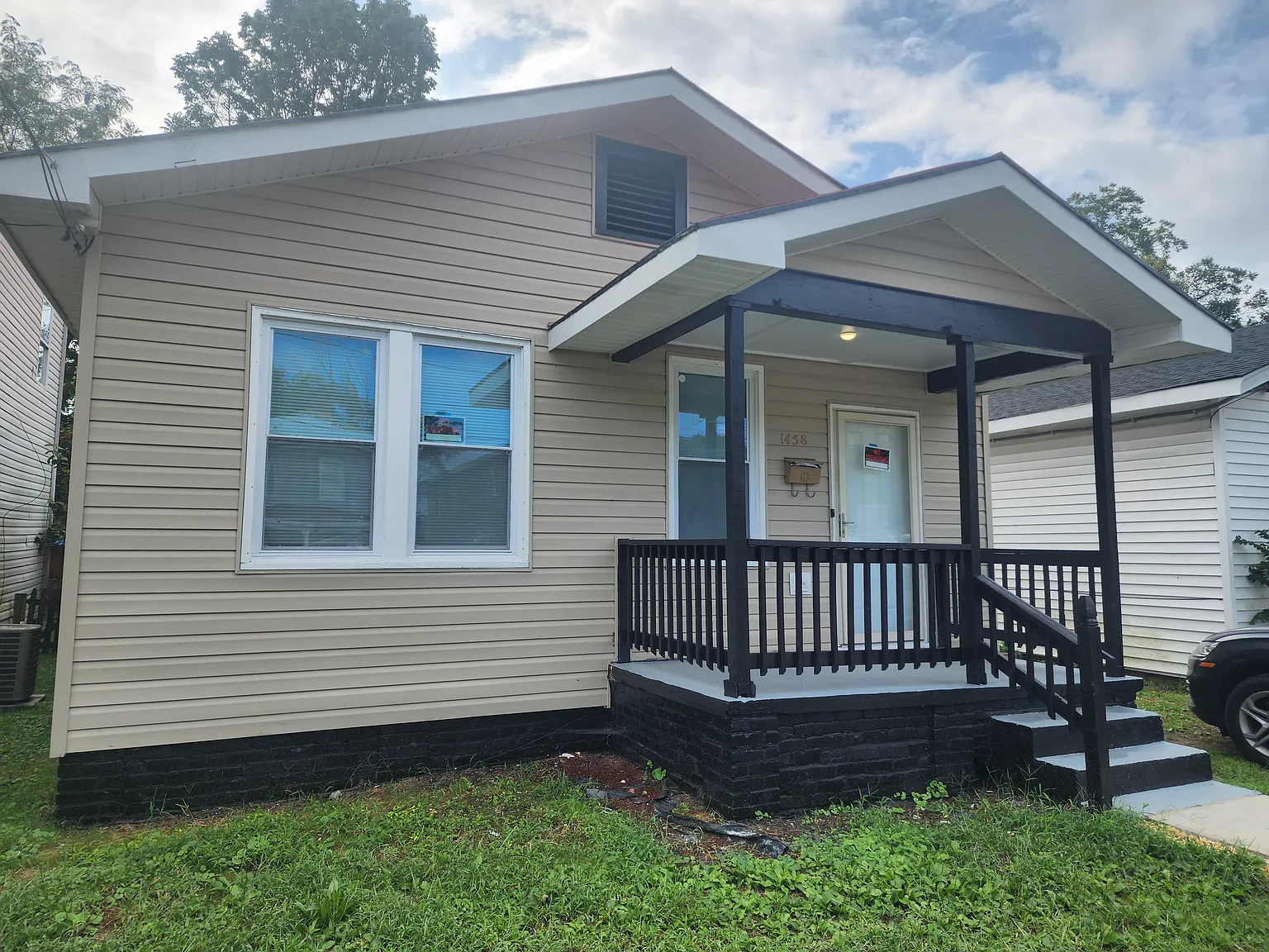 3 bed, 936 sqft, $1,700 — Photo 2