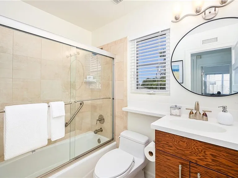 24472 Overlake Dr — Photo 31