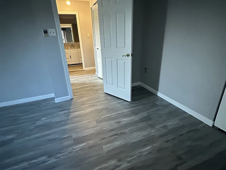 10 King Henry Cir #10 — Photo 17