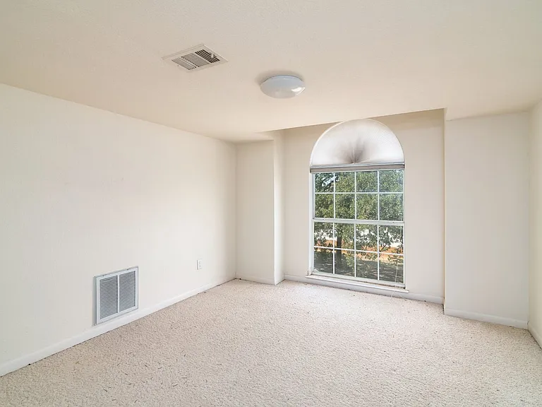 4525 Teasley Ln — Photo 10