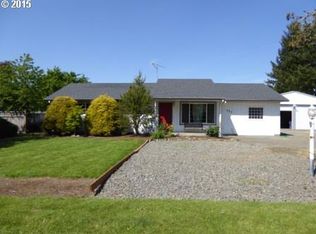 823 E 4th St, Molalla, OR 97038