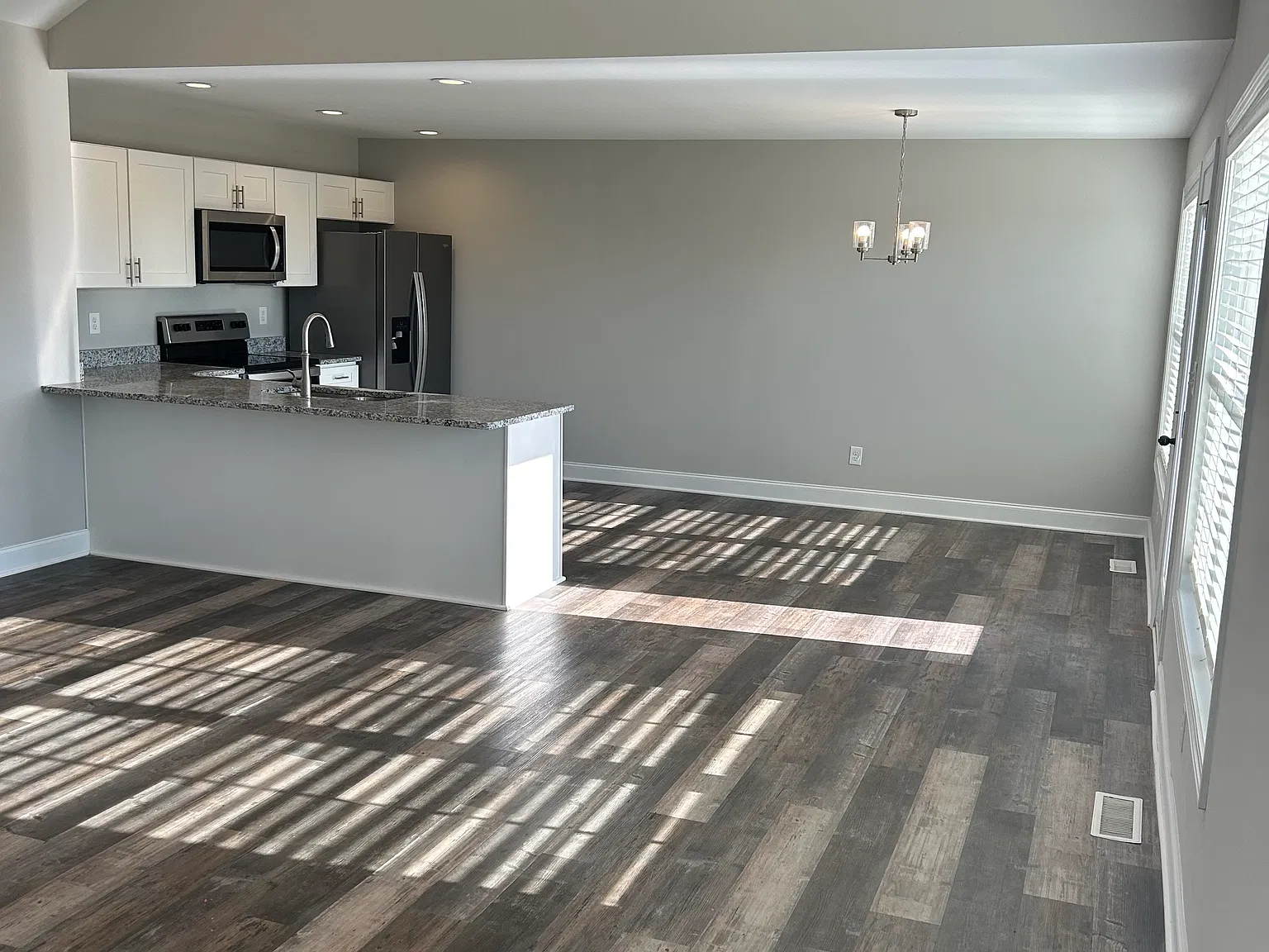 3 bed, 1395 sqft, $1,850 — Photo 3