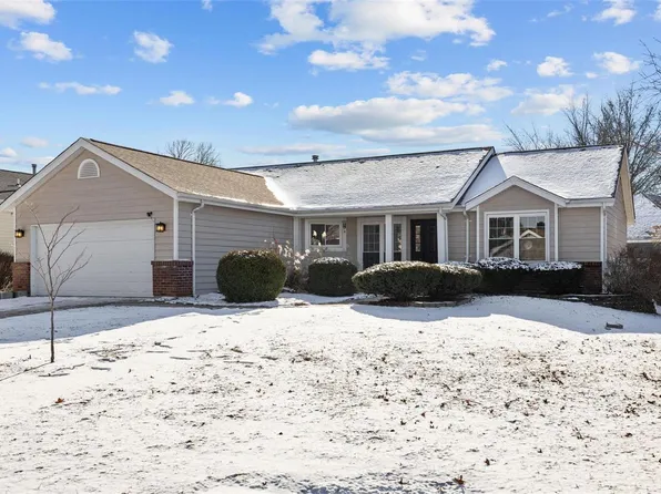 3052 Brentmoor Dr, Saint Charles, MO 63303