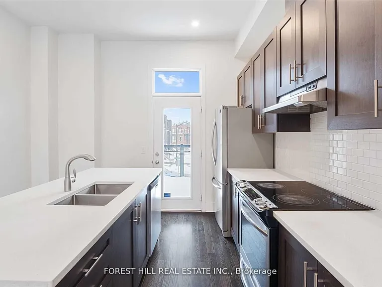 9144 Bathurst St — Photo 17