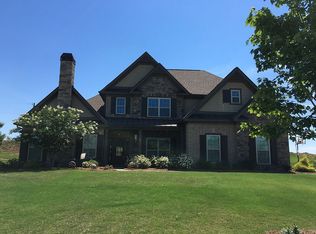 2560 Clubhouse Ln, Statham, GA 30666