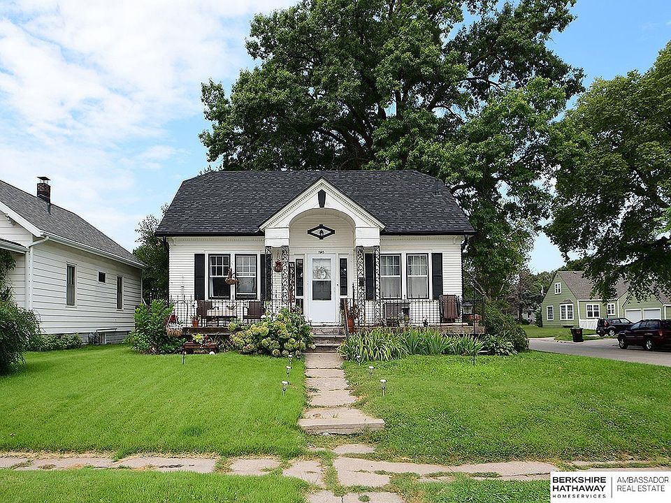 1st image of 1845 N Park Ave