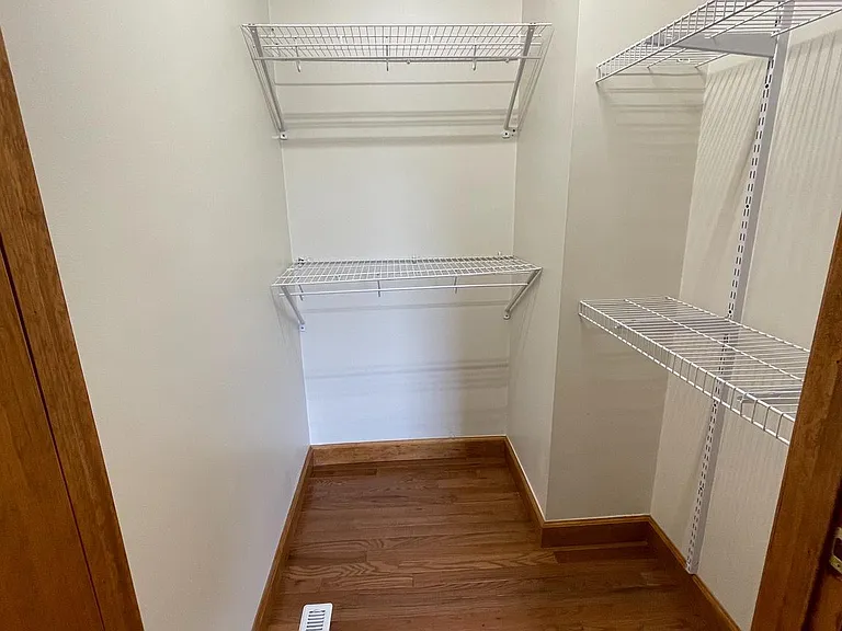 228 N Centre Ave — Photo 10