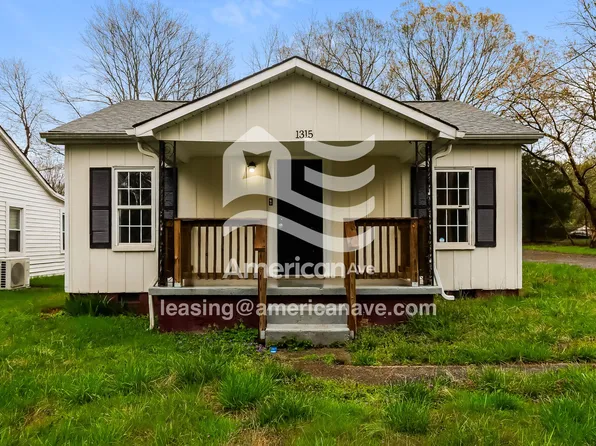 1315 11th St, Statesville, NC 28677