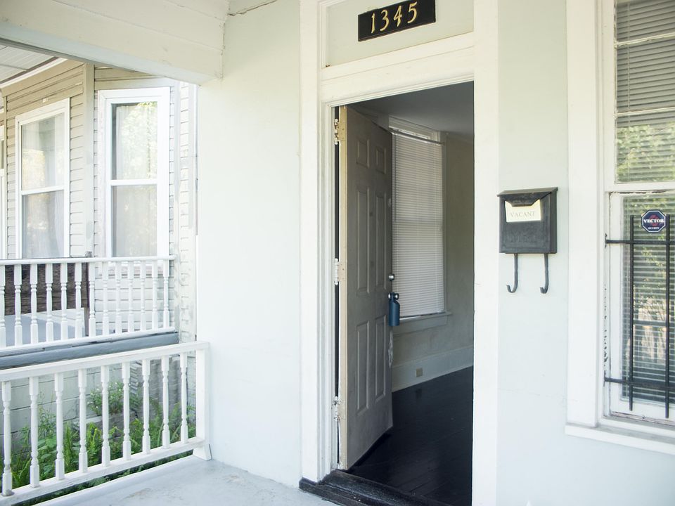1st image of 1345 N Pearl St