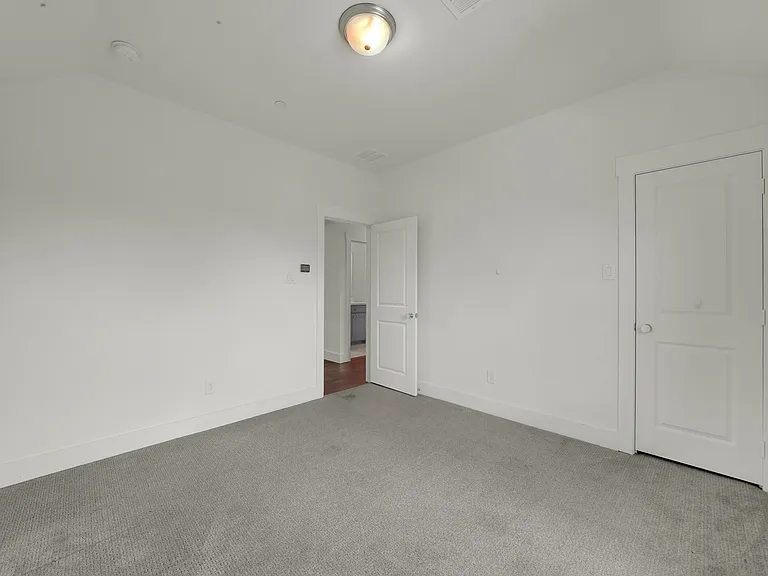 2717 Garden Gate Ln — Photo 25