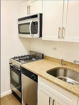 3rd image of 320 E 58th St APT 5J