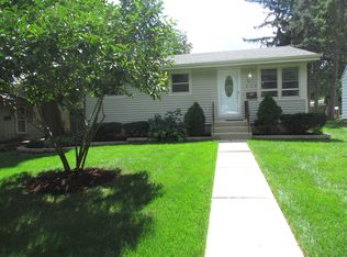 816 E Grand Lake Blvd, West Chicago, IL 60185