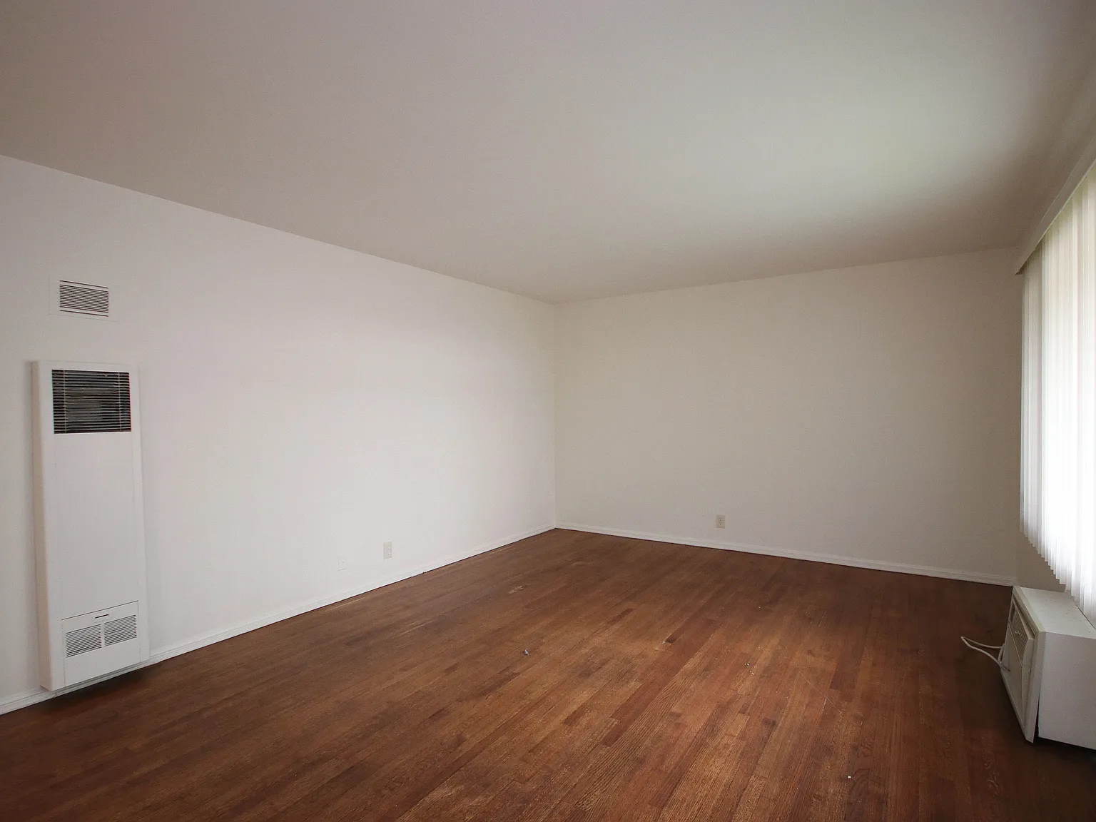207 S 3rd Ave — Photo 4