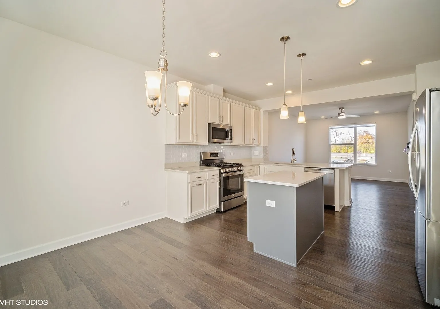 3 bed, 2.5 bath, 1813 sqft, $3,500 — Photo 4