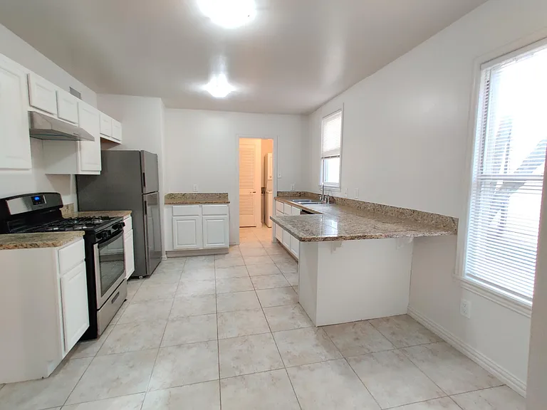 4114 Hawthorne Ave — Photo 15