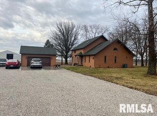 1097 E 180 North Rd, Nokomis, IL