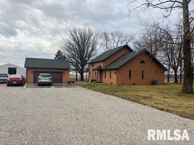 1097 E 180 North Rd, Nokomis, IL, 62075