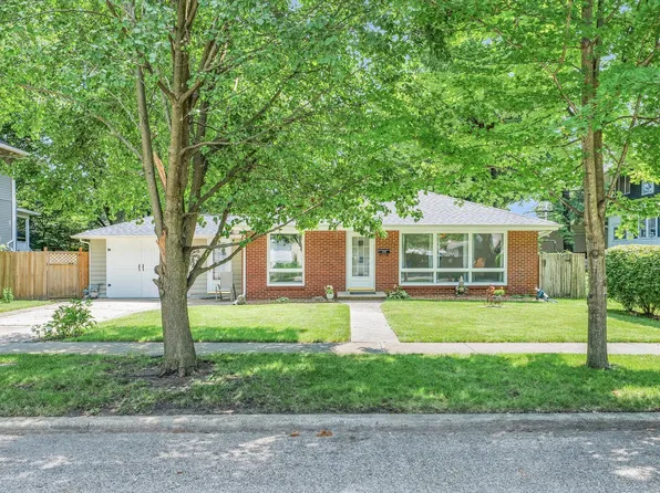 115 E Bond St, Monticello, IL 61856