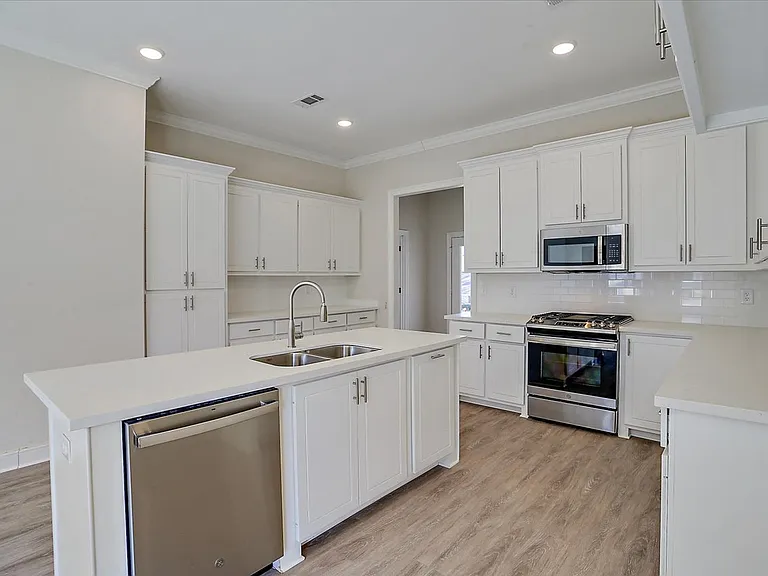 707 Heartwood Ln — Photo 11