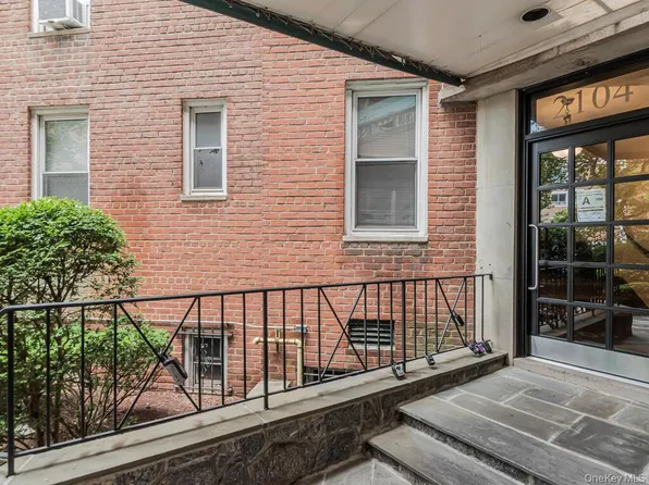 2104 Holland Avenue image 18 of 19