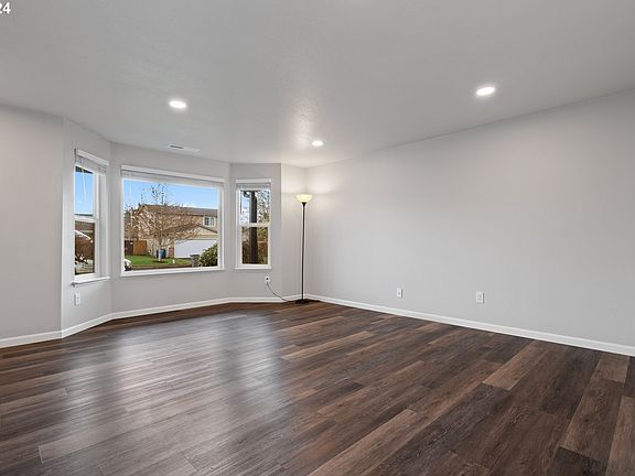 5th image of 9006 NE 137th Pl