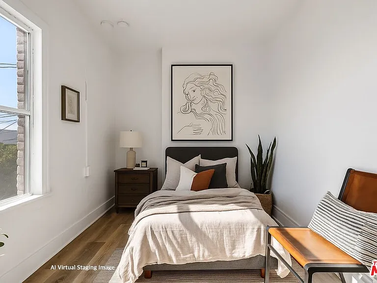 1021 N Mariposa Ave #4 — Photo 5