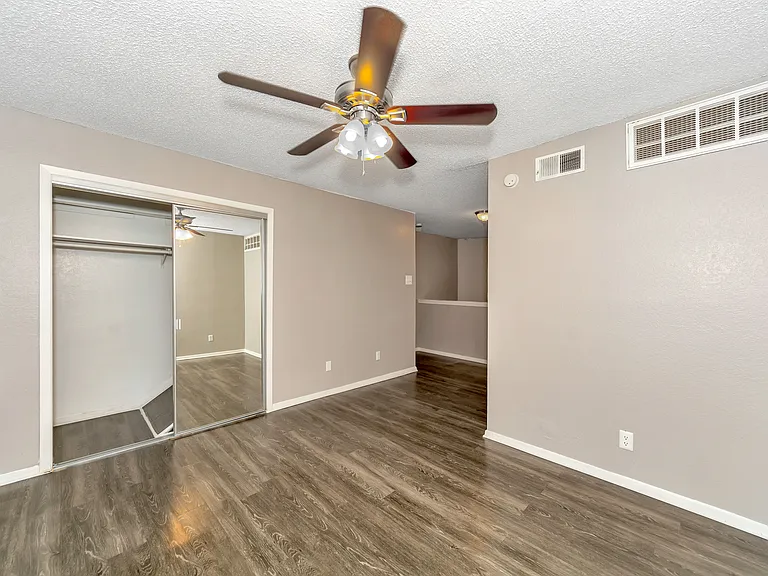 Hulen Park Place — Photo 18