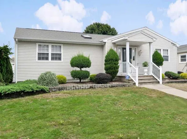 20 Columbus St, Providence, RI 02908