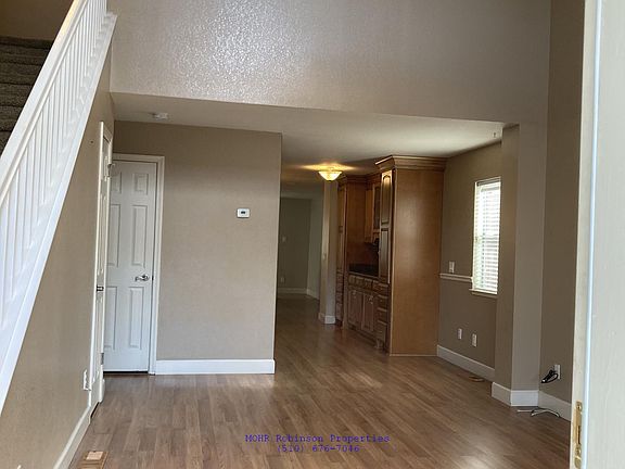 2nd image of 916 Dorothea Ct