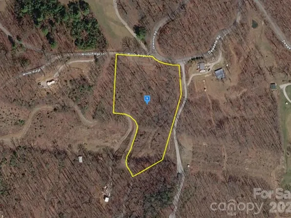 300 Windy Ridge Ln, Topton, NC 28781