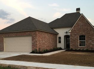 143 Pinnacle Dr, Youngsville, LA 70592