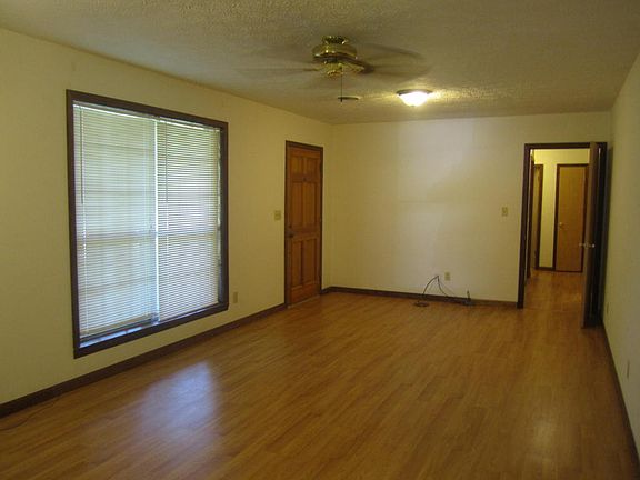 4th image of 1001 County Road 133
