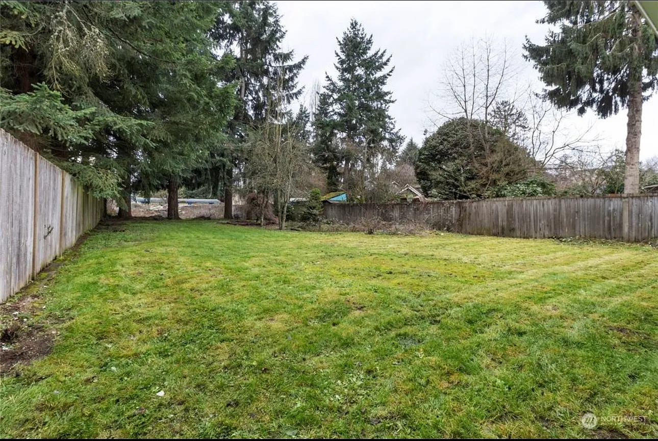 3 bed, 1036 sqft, $3,000 — Photo 3