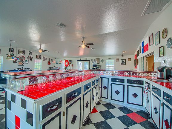 3rd image of 133 Big Oak Dr
