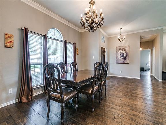 3rd image of 3106 Lochaven Dr