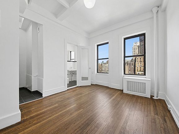 3rd image of 19 W 69th St APT 1205