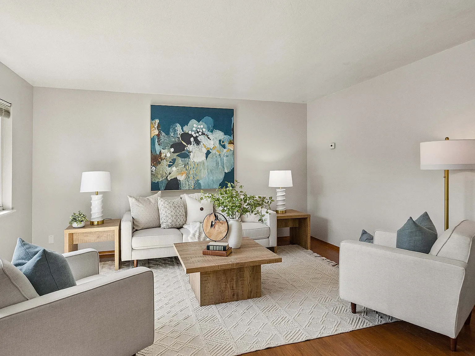 1 bed, 736 sqft, $2,450 — Photo 1