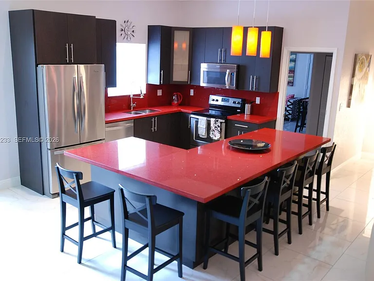 1435 SW 82nd Pl — Photo 8