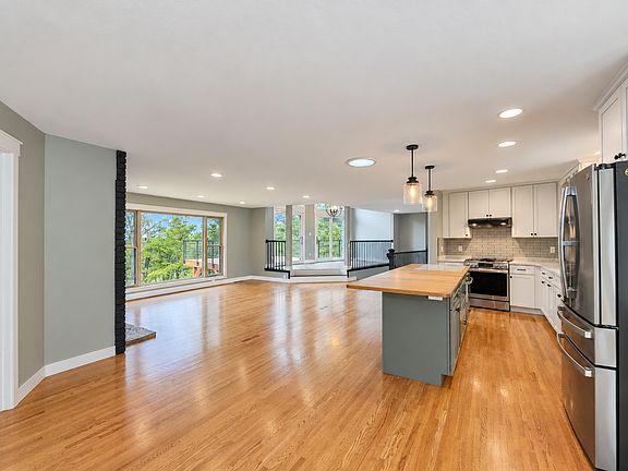 2nd image of 3015 Valleywood Dr SW
